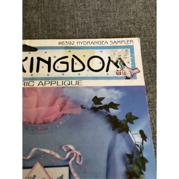 COPY - Vintage Daisy Kingdom Hydrangea Sampler #6392 No Sew Fabric Appliqué - Picture 2 of 6